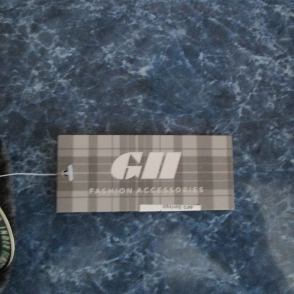 GII Plaid Gloves With Touchscreen Compatibility - Picture 5 of 5